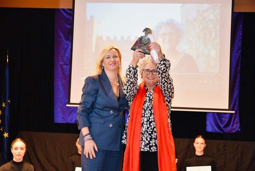 entrega premio meninas m jose pulido